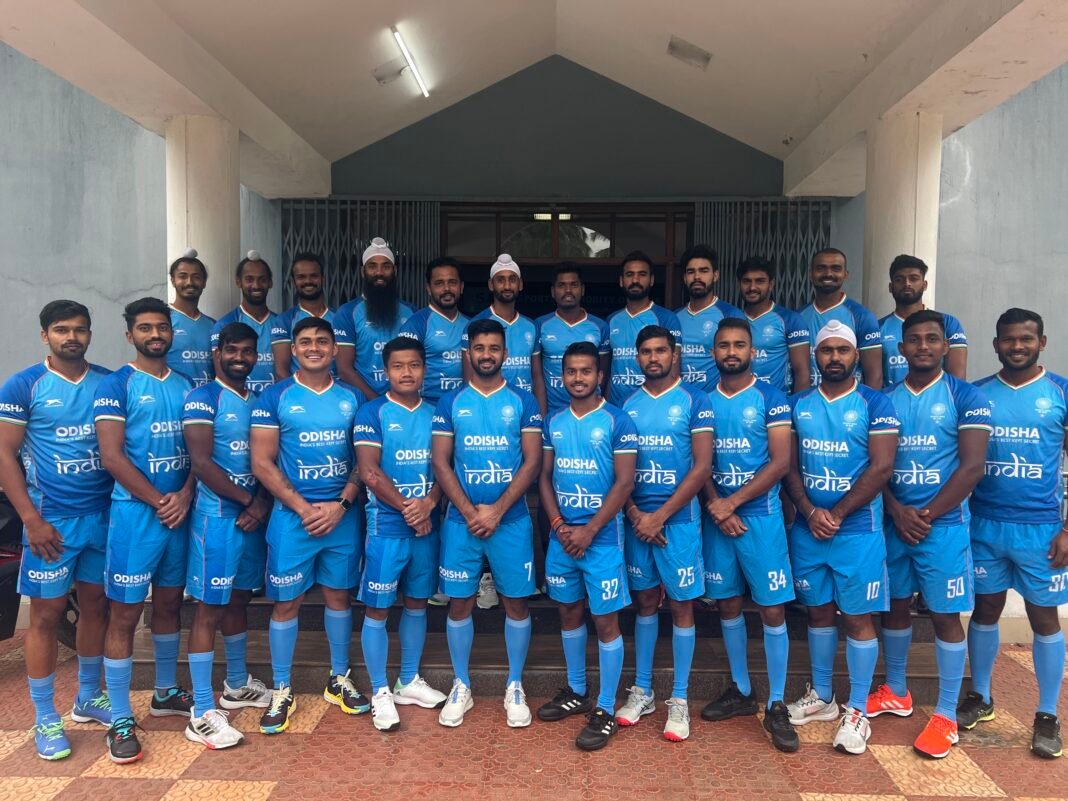 Indian_Mens_Hockey_team_1