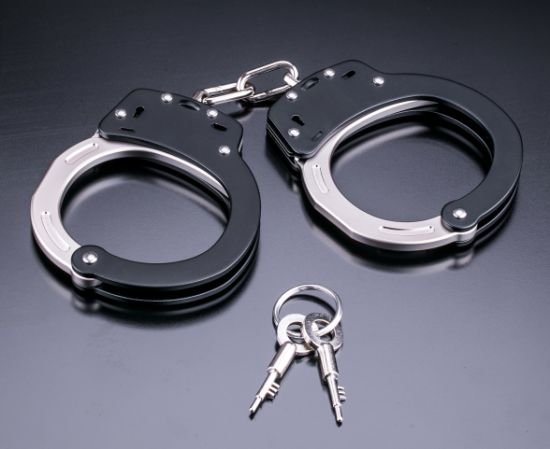 handcuff1_FYc6nsr